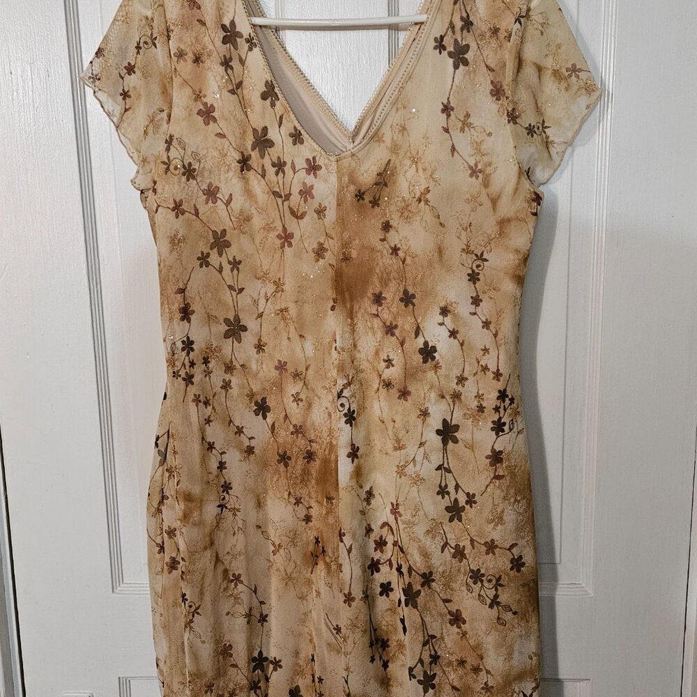 Fashion Bug Summer Floral Dress with gold sparkle dotted through out. SZ 18-20 - Picture 2 of 10